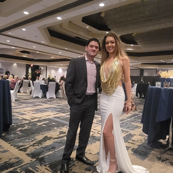 Gorgeous gala evening gown/ prom dress - White w shimmery gold draped Neckline - Picture 5 of 7